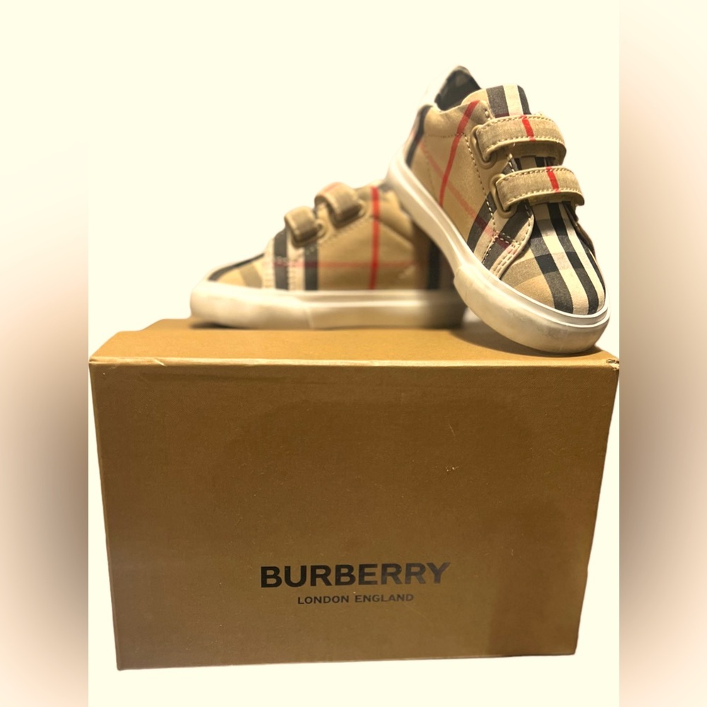 Burberry Tennis shoes baby 3.5